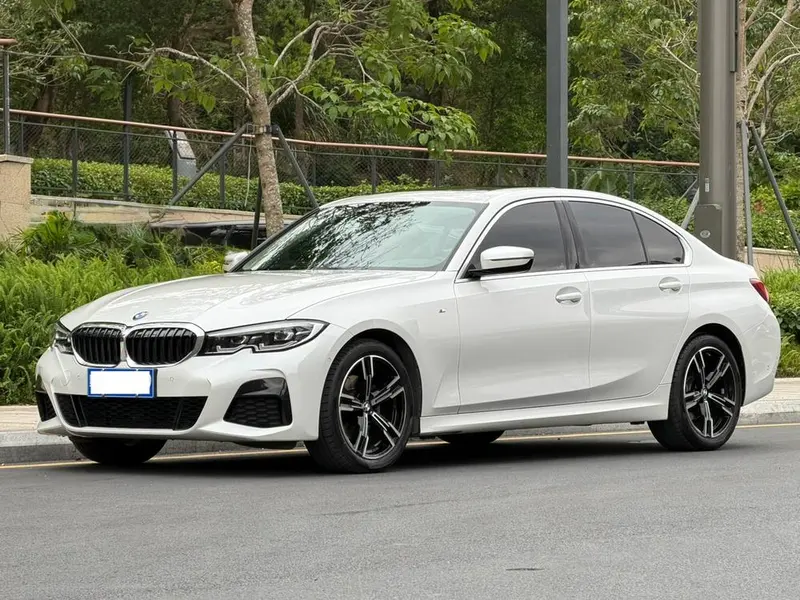 BMW 3-Series, 2022