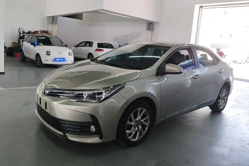 Toyota Corolla Facelift 1.2T S-CVT GL-i Leather Edition CN5, 2017 — фото 1