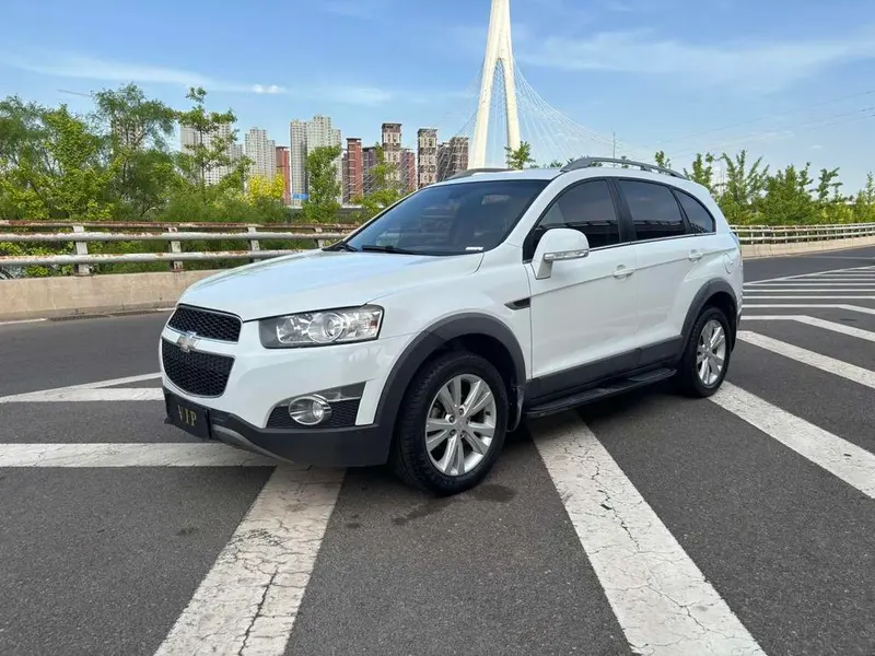 Chevrolet Captiva 2.4L 4WD Flagship Edition 7 Seater, 2014 — фото 1