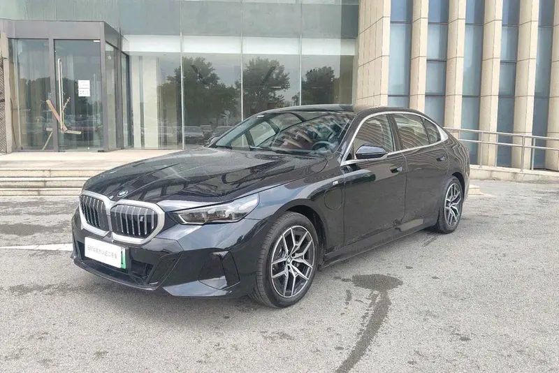BMW i5, 2025