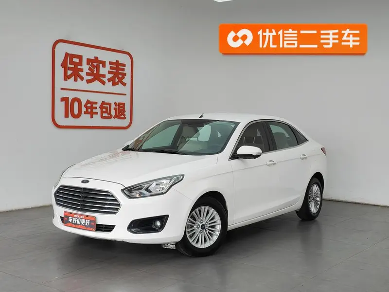 Ford Escort 1.5L Manual Comfort Version, 2015 — фото 1