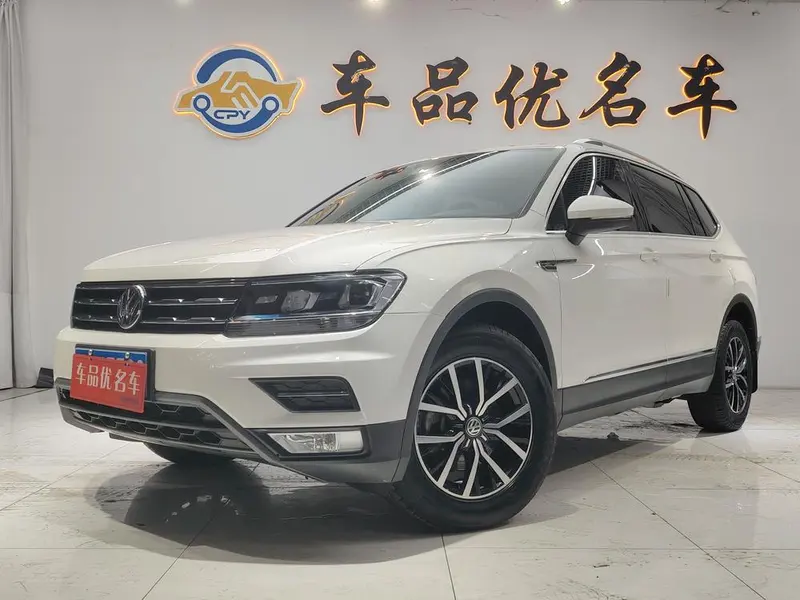 Volkswagen Tiguan L 330TSI Auto 2WD Comfort Edition, 2017 — фото 1