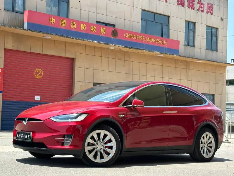 Tesla Model X, 2016