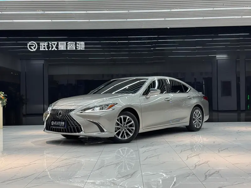 Lexus ES 200 Refined Edition, 2024 — фото 1
