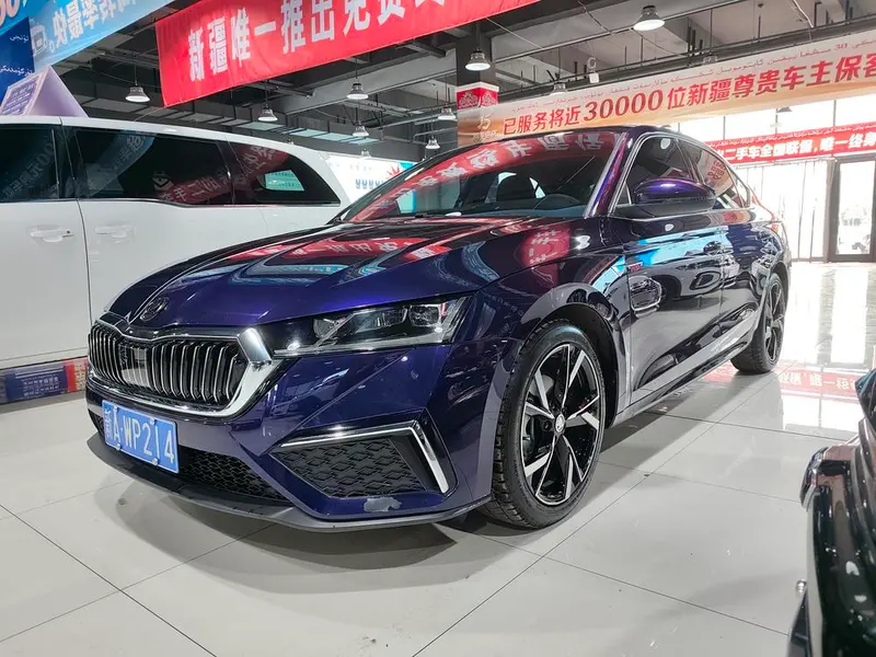 Skoda Octavia PRO TSI280 DSG Premium Edition, 2021 — фото 1