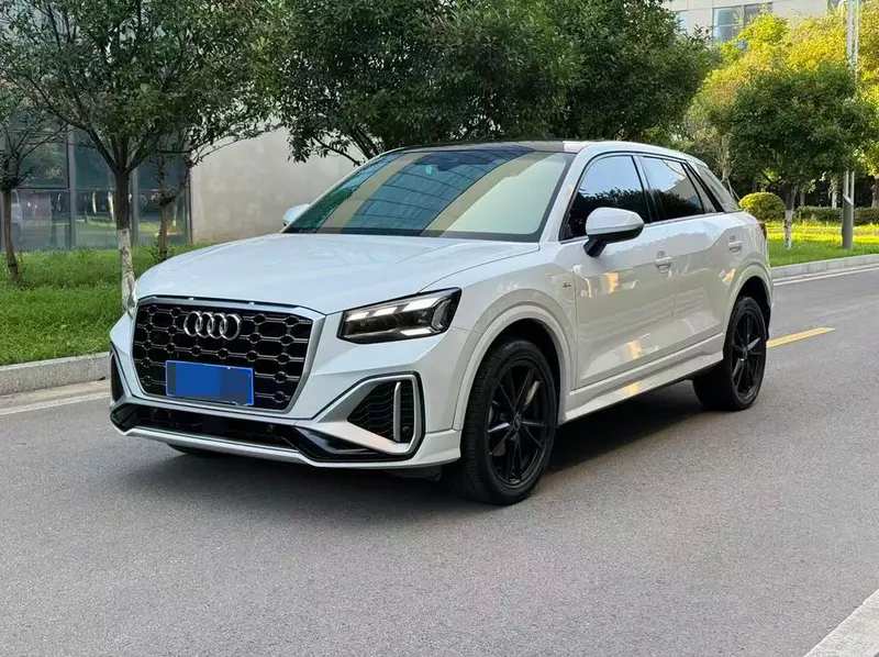 Audi Q2L, 2022