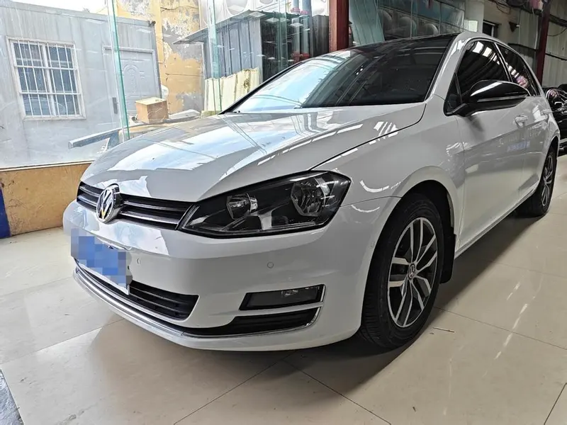 Volkswagen Golf 230TSI Auto Luxury Anniversary Edition, 2017 — фото 1