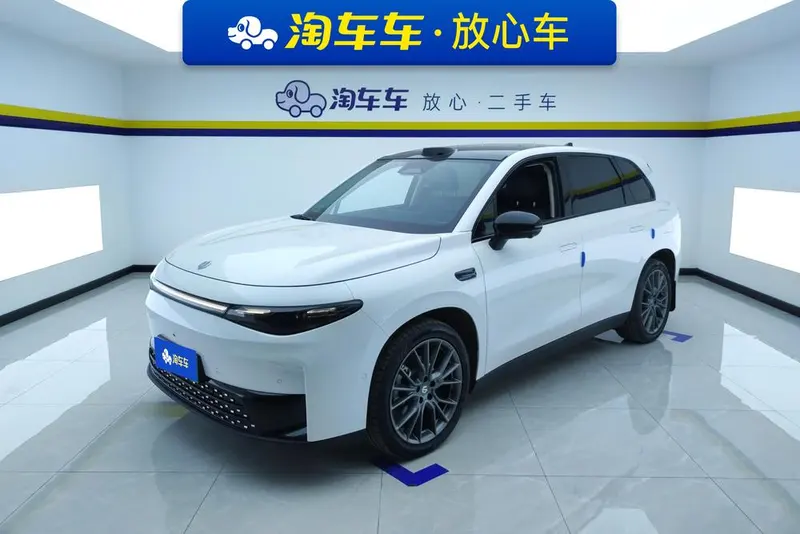 Leapmotor C10 EREV 210 Smart Edition, 2024 — фото 1
