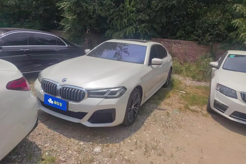 BMW 5-Series, 2022