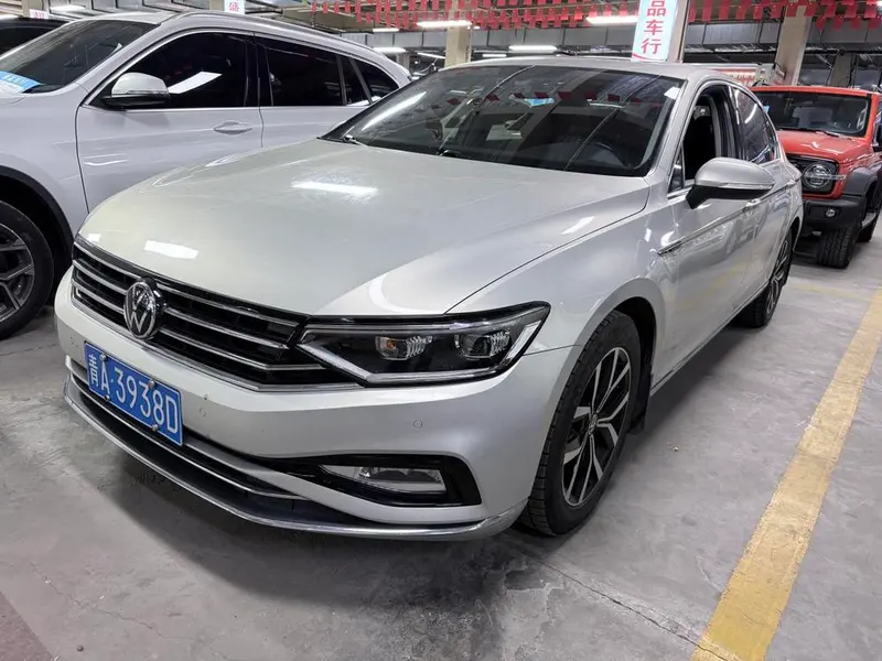 Volkswagen Magotan 330TSI DSG 30 Anniversary Edition, 2021 — фото 1