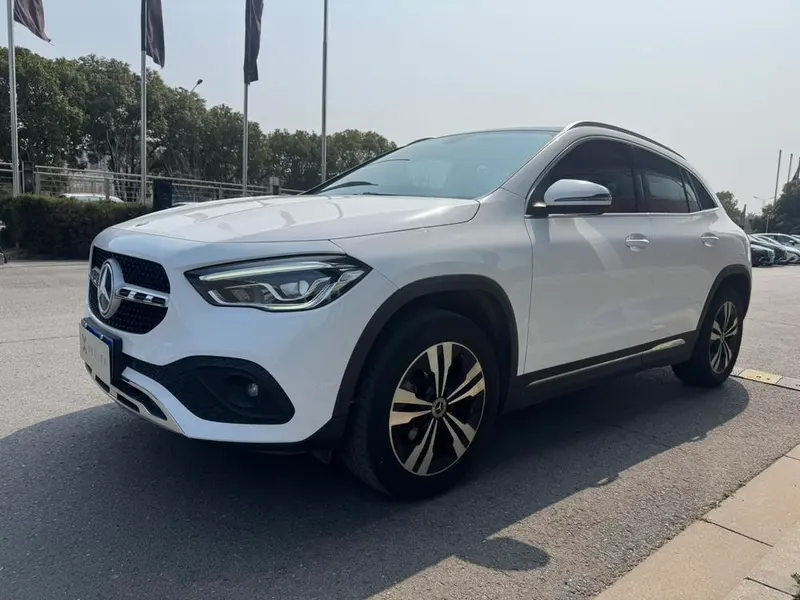 Mercedes-Benz GLA GLA 200, 2020 — фото 1