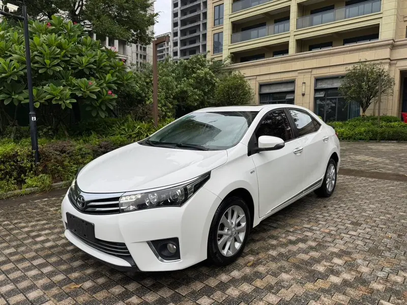Toyota Corolla 1.8L CVT GLX-i, 2014 — фото 1