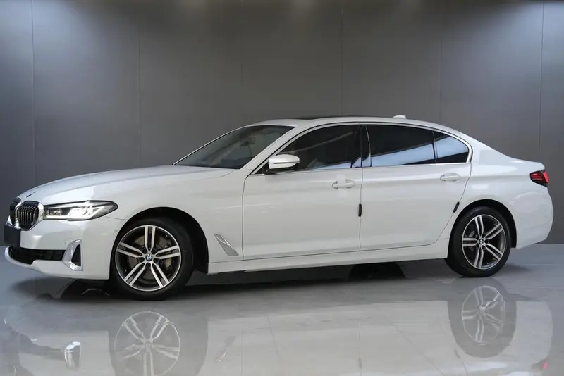 BMW 5-Series, 2021