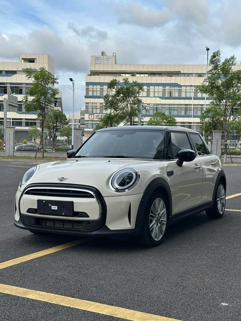 MINI MINI 1.5T COOPER Artist Edition, 2022 — фото 1