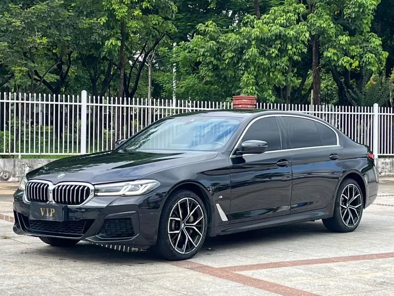 BMW 5-Series, 2022