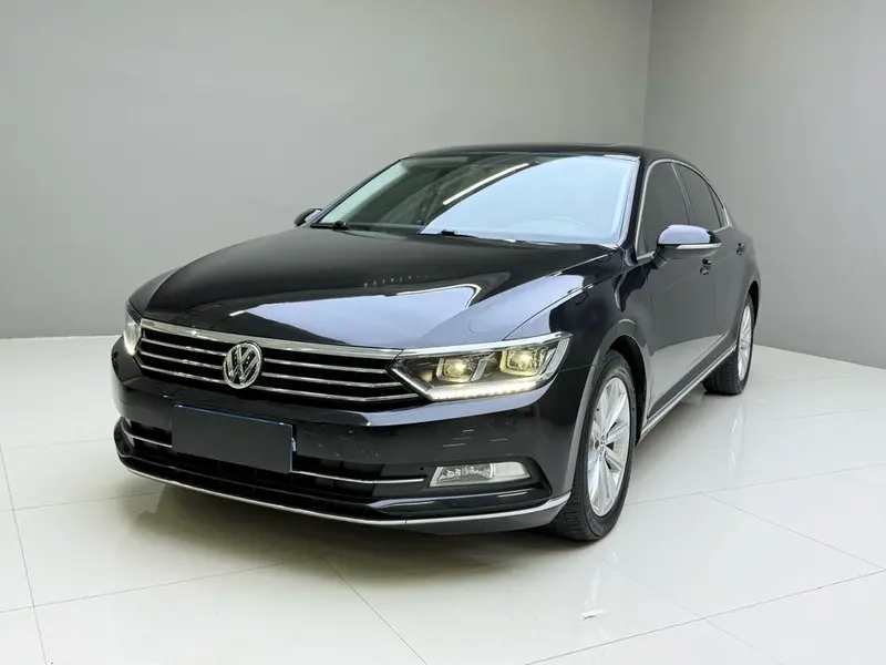 Volkswagen Magotan 330TSI DSG Leading Version CN5, 2019 — фото 1