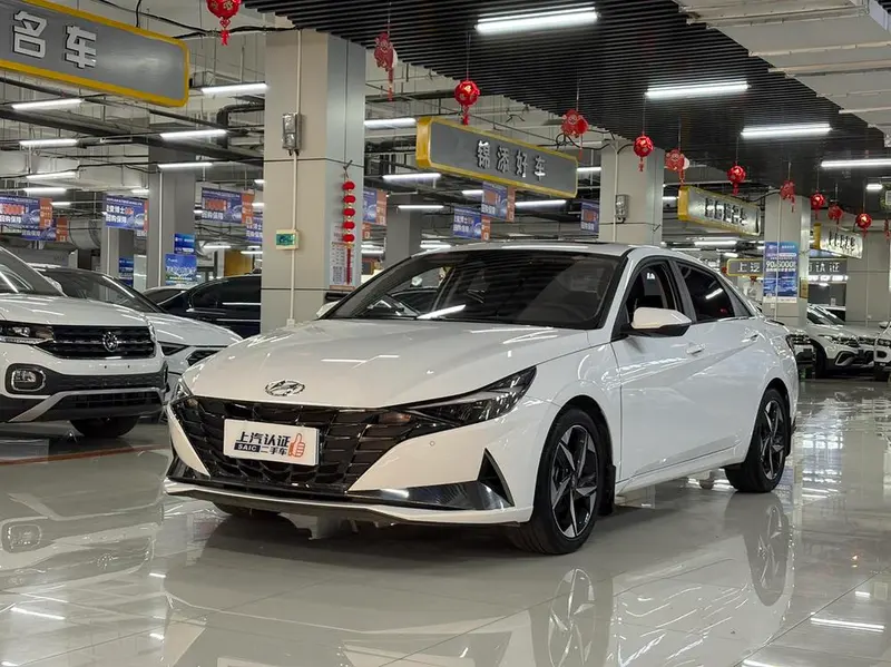 Hyundai Elantra, 2022