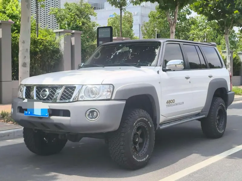 Nissan Patrol Y61 4.8L Auto 4WD 7 Seater Parallel Import, 2014 — фото 1