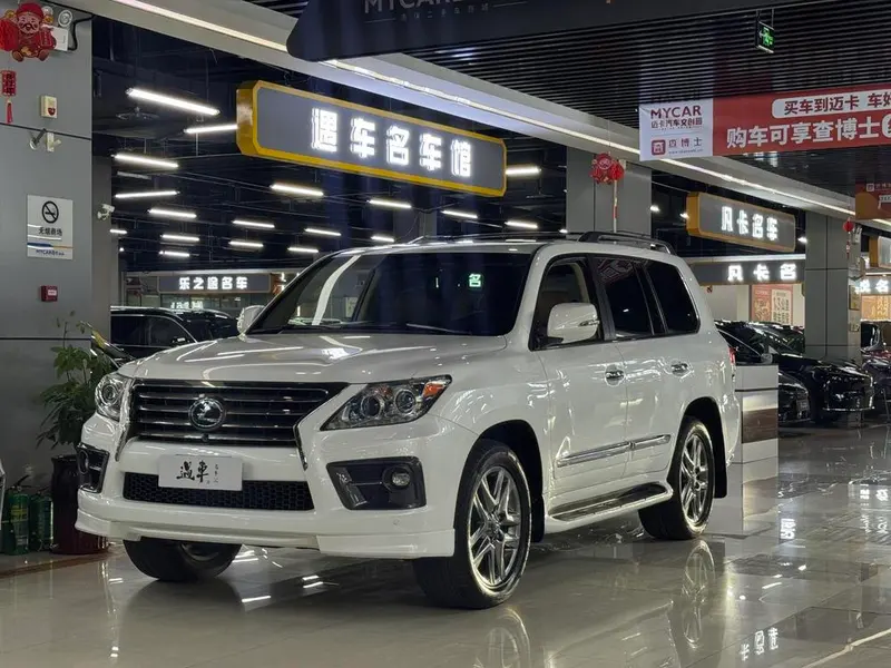 Lexus LX, 2013