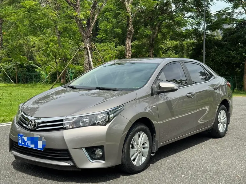 Toyota Corolla 1.6L CVT GL, 2014 — фото 1