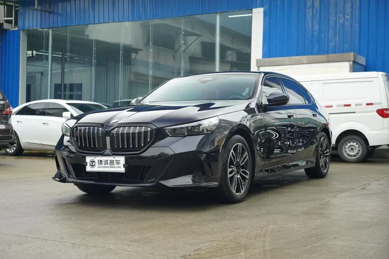 BMW 5-Series, 2024