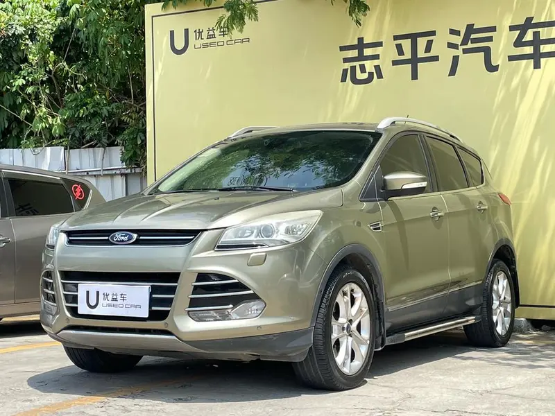 Ford Kuga, 2013