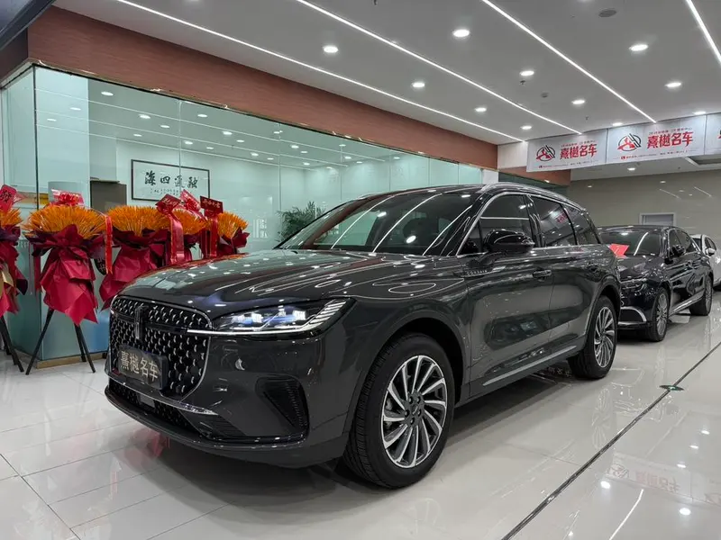 Lincoln Corsair 2.0T 2WD Premium Edition, 2025 — фото 1