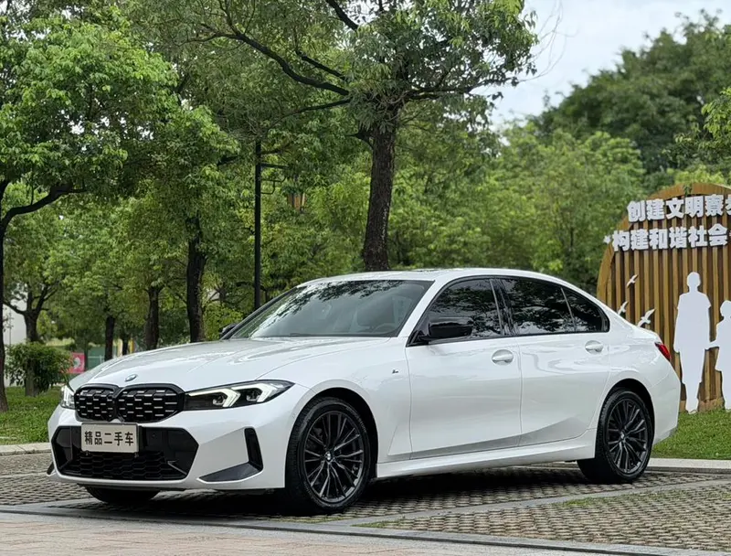BMW 3-Series, 2023