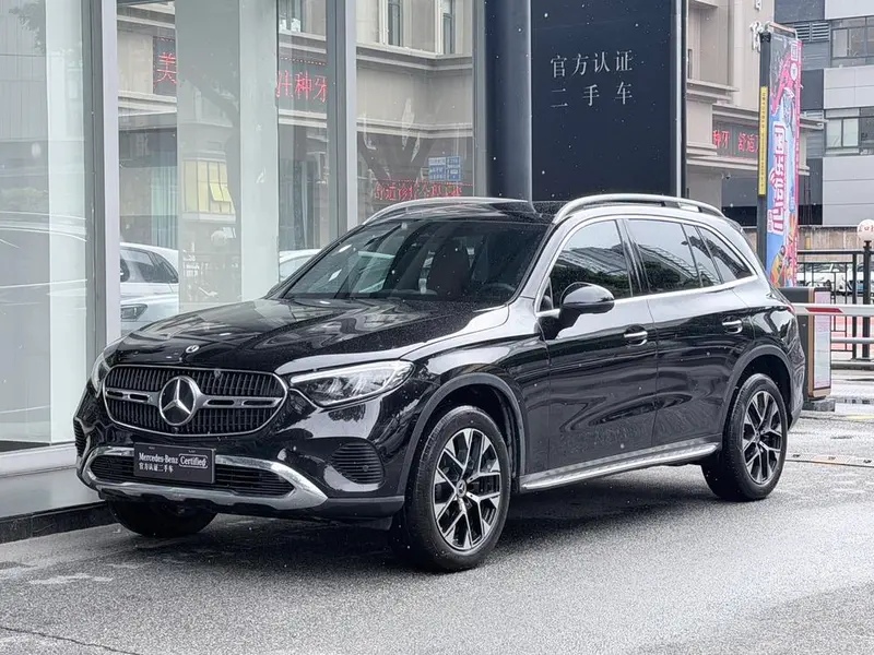 Mercedes-Benz GLC GLC 260 L 4MATIC Version 7 Seater, 2023 — фото 1