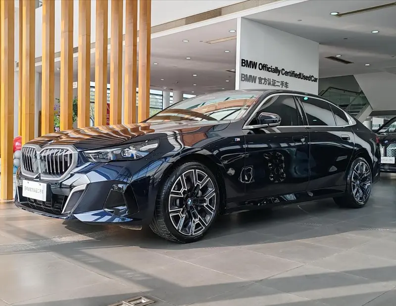 BMW 5-Series, 2024