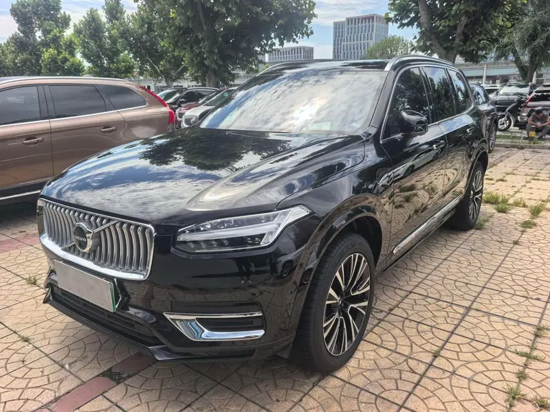 Volvo XC90 PHEV E Hybrid T8 Long Range Premium Luxury Edition 7 Seater, 2023 — фото 1