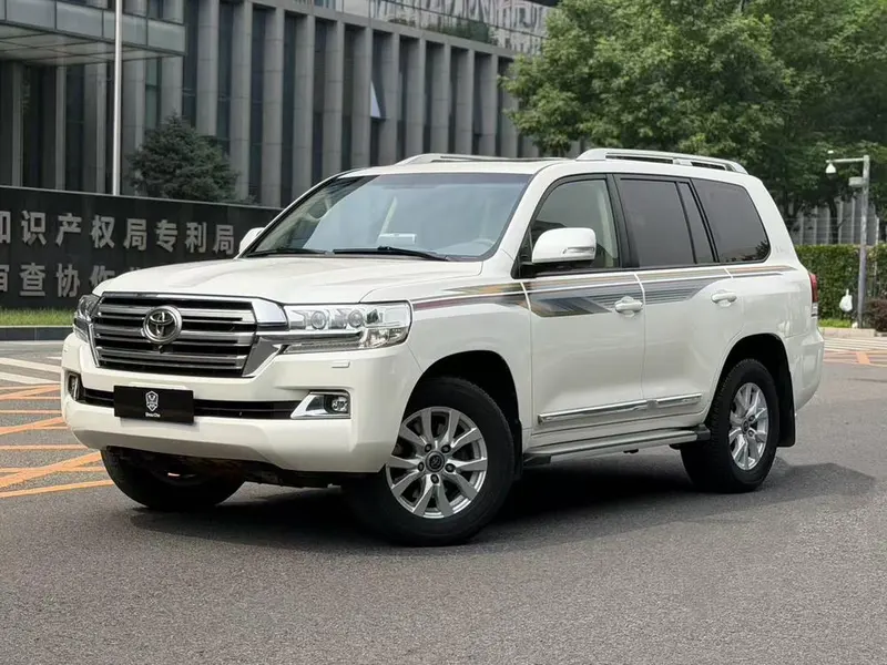 Toyota Land Cruiser (Import) 4.0L Auto 4WD 8 Seater Parallel Import, 2016 — фото 1