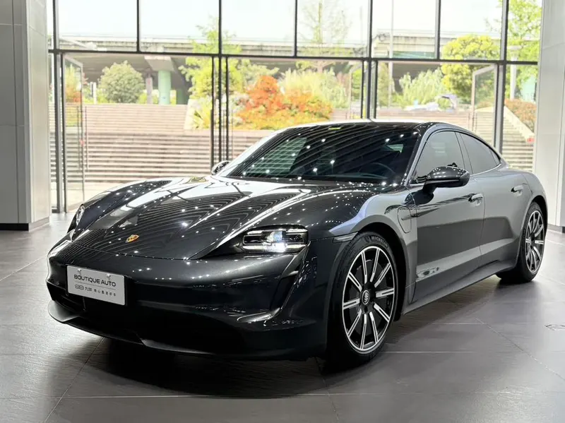 Porsche Taycan, 2022