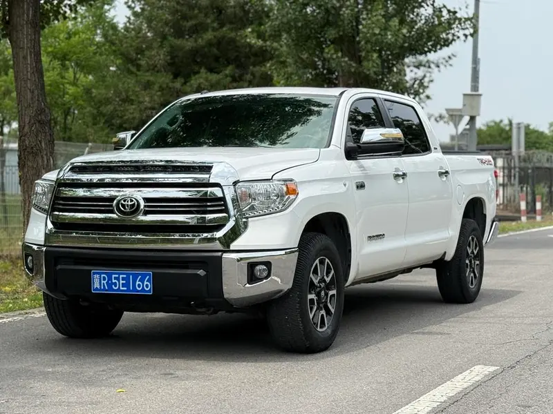 Toyota Tundra, 2015