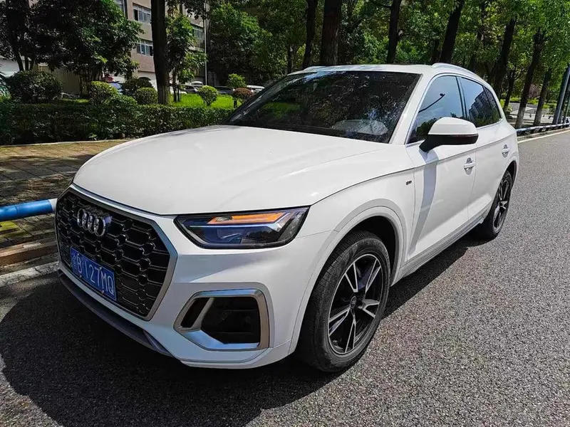 Audi Q5L, 2022