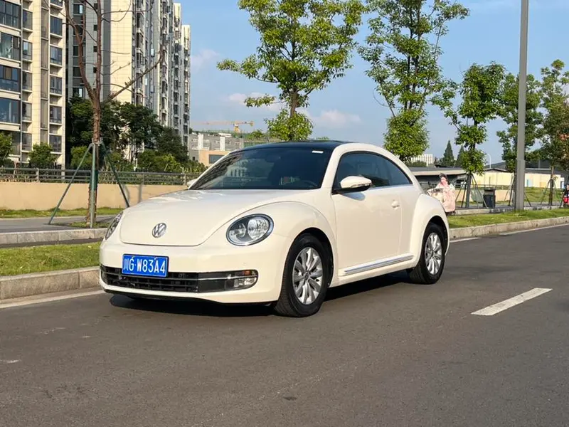 Volkswagen Beetle 1.4TSI Comfort Version, 2013 — фото 1