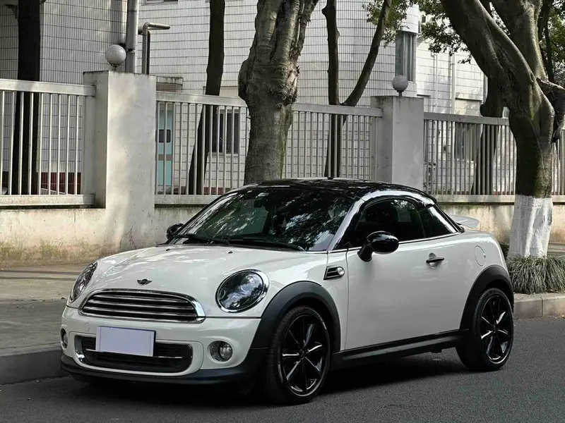 MINI COUPE, 2012