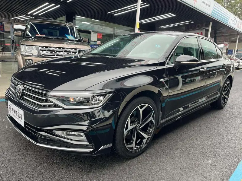Volkswagen Magotan 200 Anniversary Edition 330TSI DSG Luxury Version, 2023 — фото 1