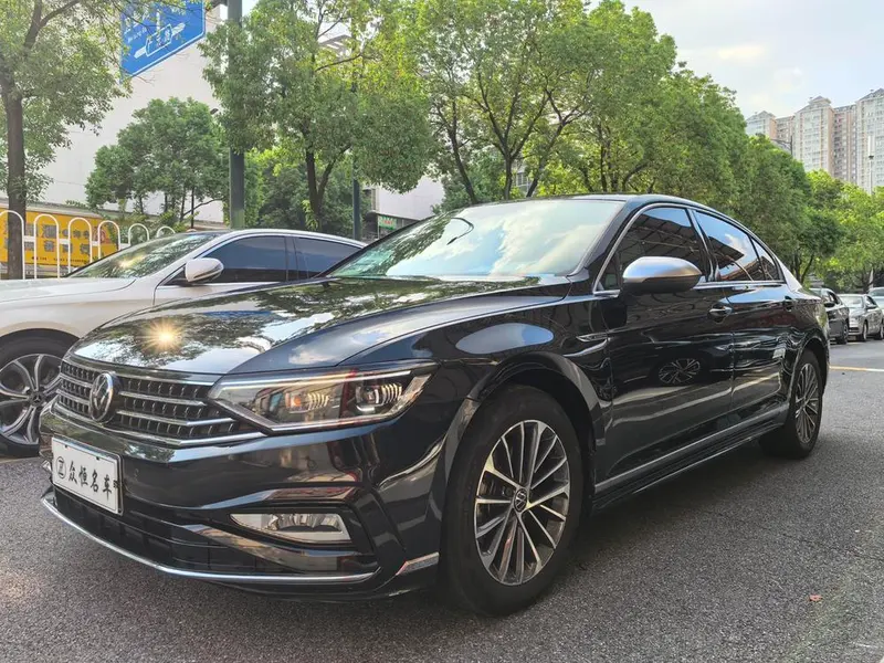 Volkswagen Magotan 200 Anniversary Edition 330TSI DSG Leading Version, 2023 — фото 1