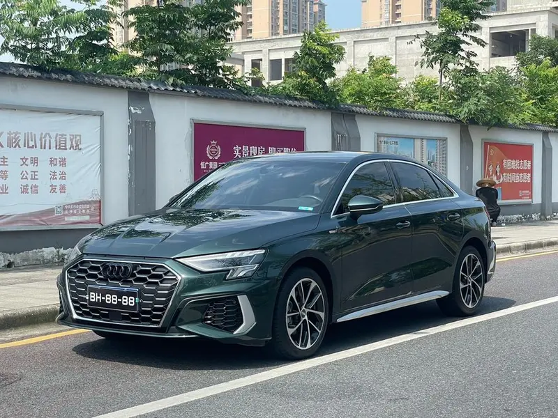 Audi A3 A3L Limousine 35 TFSI Sport Version, 2022 — фото 1