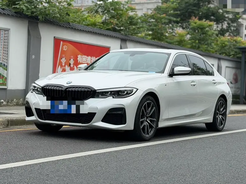 BMW 3-Series, 2022