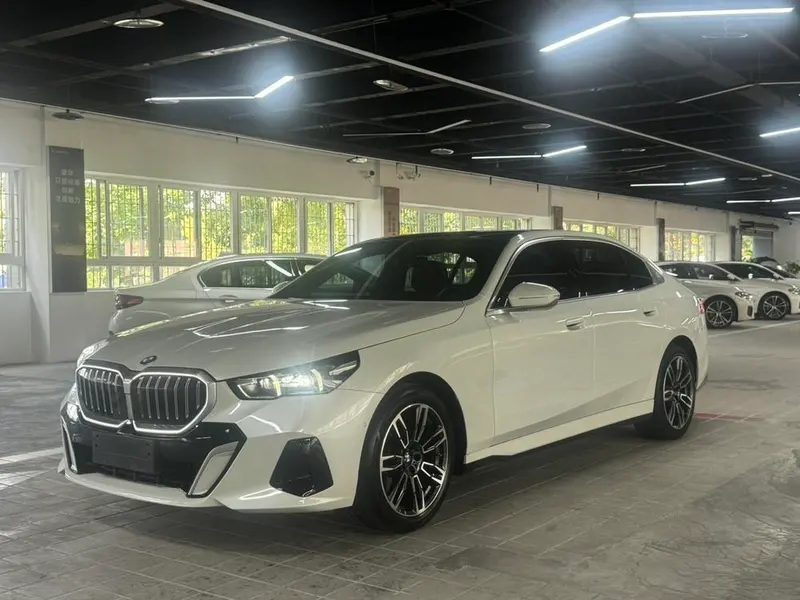 BMW 5-Series, 2024