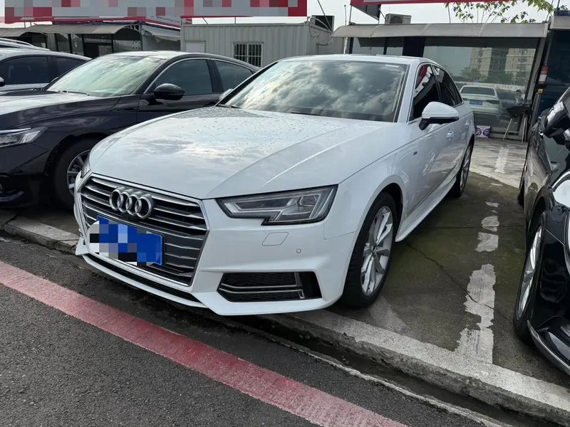 Audi A4L 30 Version 40 TFSI Version, 2018 — фото 1