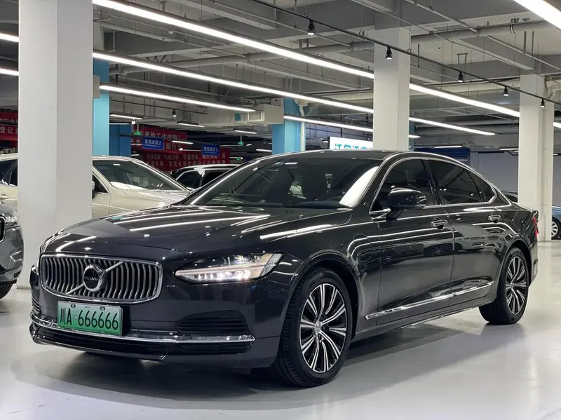 Volvo S90 PHEV T8 E Hybrid Luxury Edition, 2022 — фото 1
