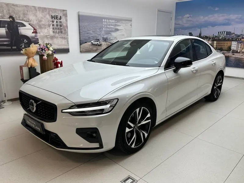 Volvo S60, 2025