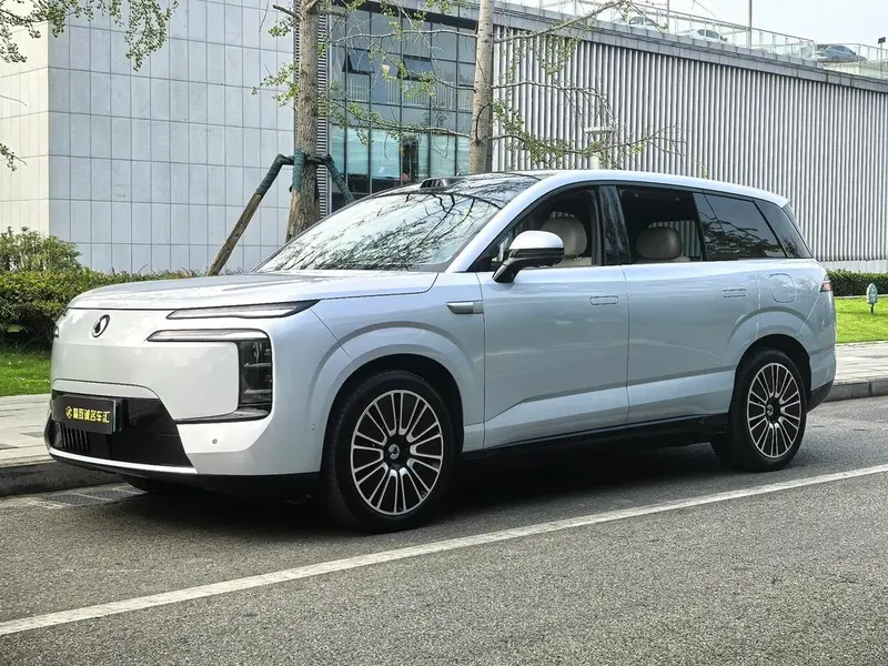Denza N8L DM, 2025