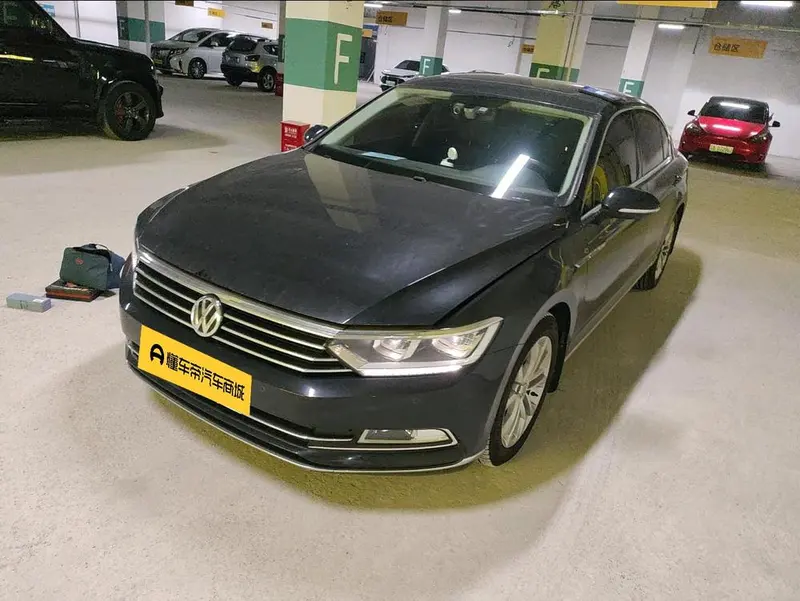Volkswagen Magotan 330TSI DSG Luxury Version, 2017 — фото 1