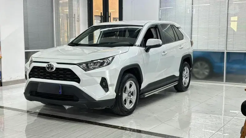 Toyota RAV4 2.0L CVT 2WD Edition, 2024 — фото 1