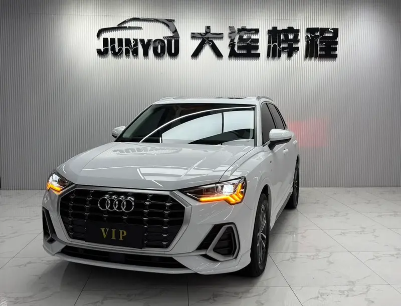 Audi Q3, 2022