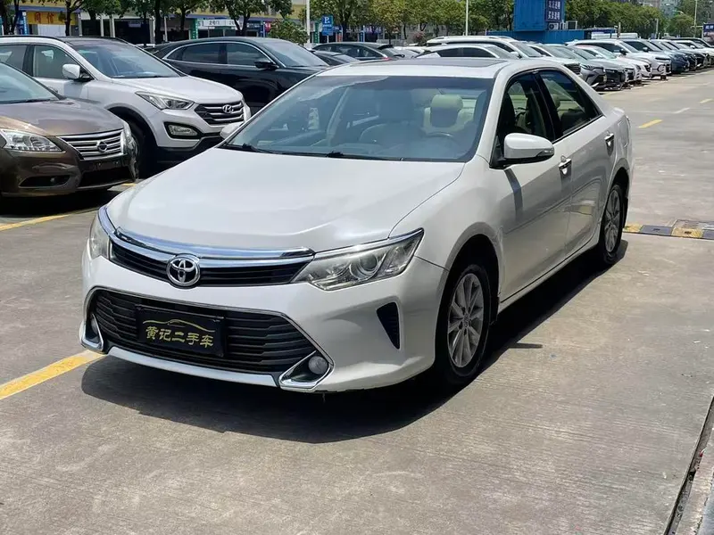 Toyota Camry, 2015